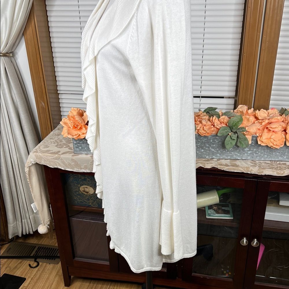 White House Black Market White Ruffled Cardigan - Picture 8 of 9